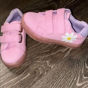 Oomphies Pink Kids Sneakers size 8 These are new never been worn